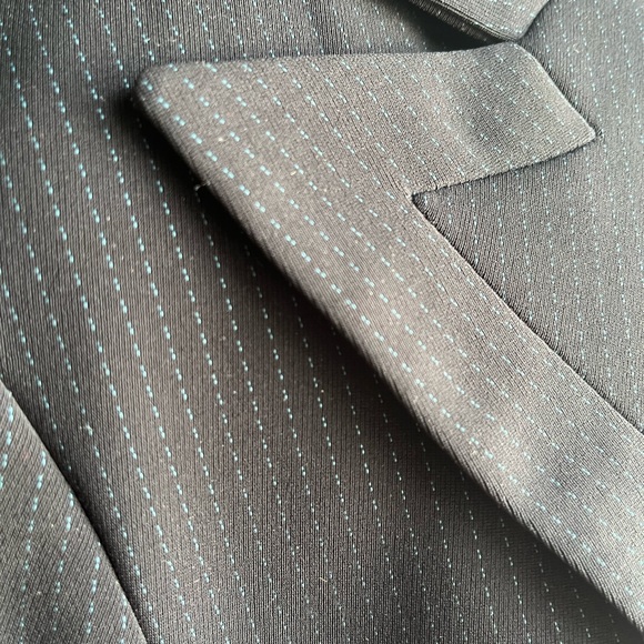 Allen B pinstriped suit jacket with paisley lining. - Picture 4 of 16
